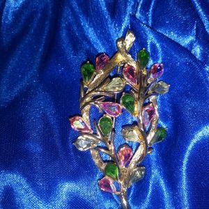 Vintage Coro signed brooch 1940's